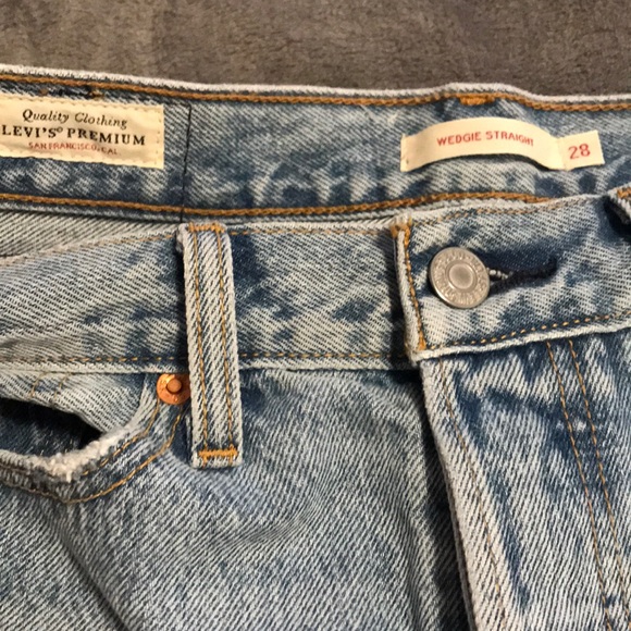 Cutest Levi’s! - Picture 4 of 6